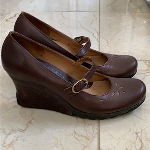 Kenneth Cole Reaction wedges